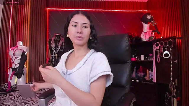 Snapshot of XiaQueen chatting on December 17, 2025, 1:16 pm XiaQueen online show from December 17, 2025, 1:16 pm