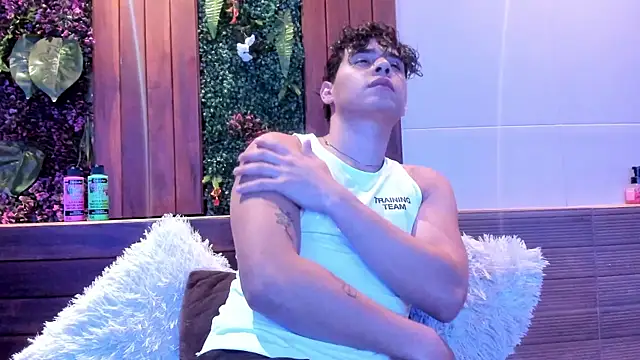 Snapshot of Gabriell_ramirez chatting on March 13, 2025, 3:33 am Gabriell ramirez online show from March 13, 2025, 3:33 am