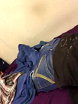 Snapshot of cumcum94 chatting on October 24, 2025, 3:44 pm cumcum94 online show from October 24, 2025, 3:44 pm