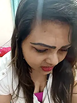 blue-berry07 online show from May 9, 2026, 8:01 pm