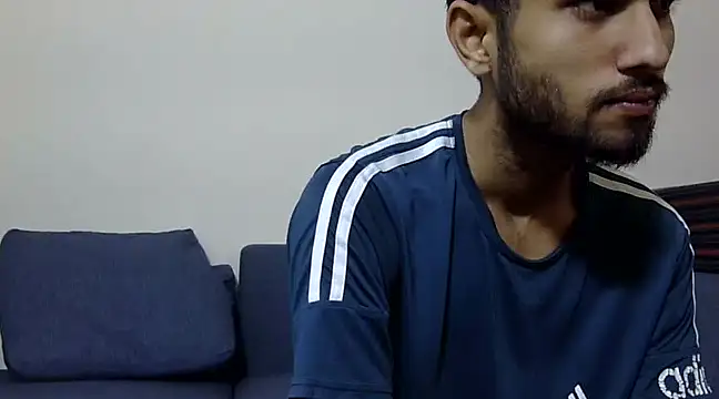 Snapshot of Queen_Couple chatting on March 9, 2025, 6:28 am Queen Couple online show from March 9, 2025, 6:28 am