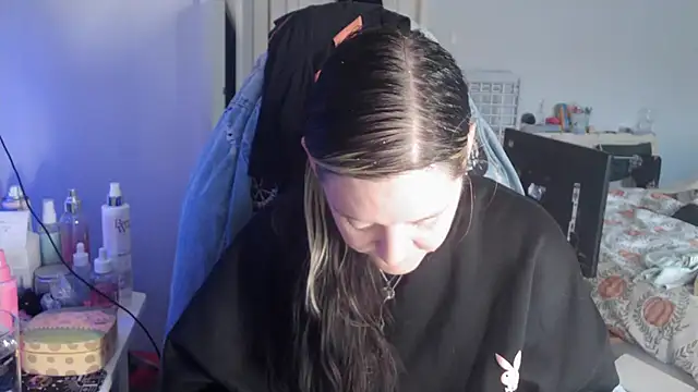 AureliaXOX online show from October 3, 2025, 9:44 am