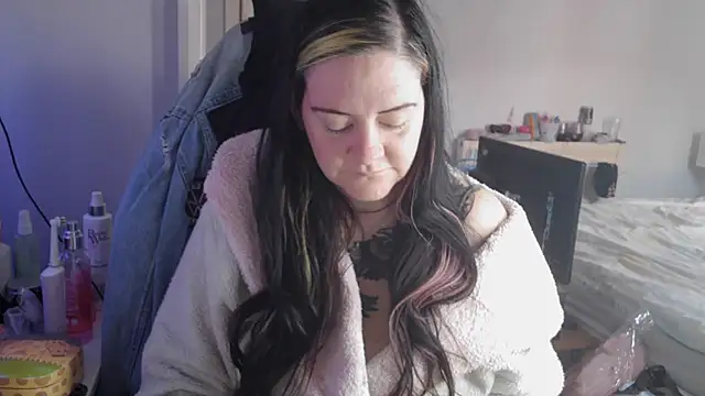 AureliaXOX online show from September 24, 2025, 8:21 am