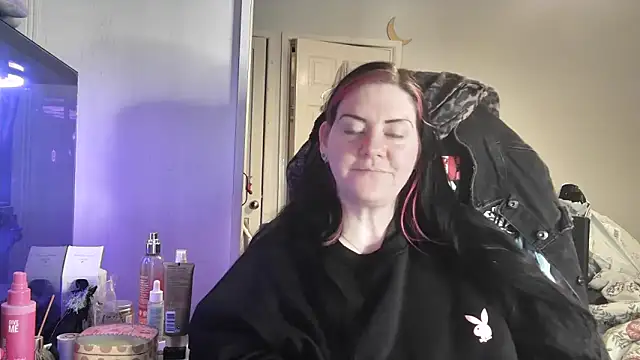 AureliaXOX online show from November 30, 2025, 4:52 pm