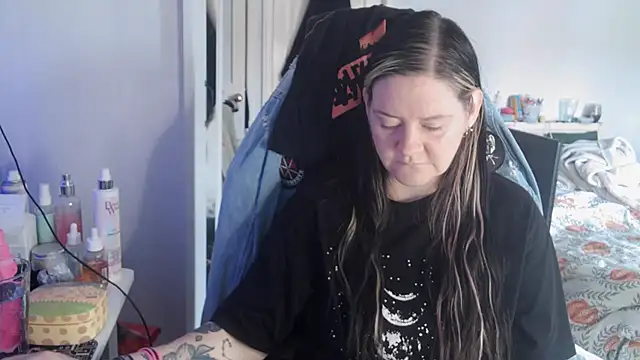 AureliaXOX online show from October 2, 2025, 9:34 am