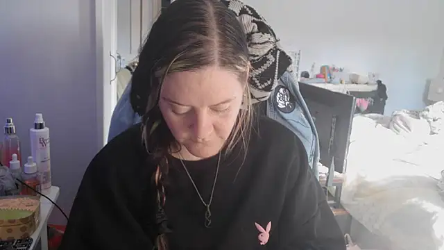 AureliaXOX online show from September 30, 2025, 2:45 pm