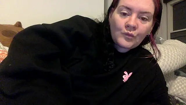 AureliaXOX online show from November 5, 2025, 9:12 am