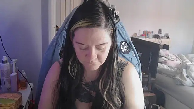 AureliaXOX online show from September 21, 2025, 10:20 am