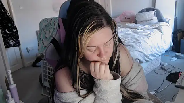 AureliaXOX online show from March 9, 2025, 10:08 am