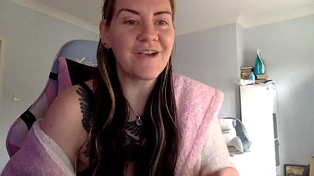 AureliaXOX online show from February 16, 2025, 11:05 am