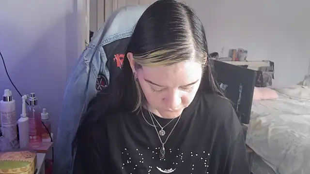 AureliaXOX online show from September 17, 2025, 10:39 am