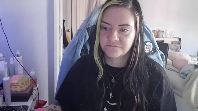 AureliaXOX online show from September 11, 2025, 8:25 am