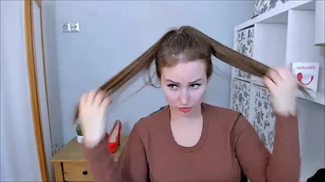 Snapshot of DonnaCam chatting on November 9, 2025, 7:40 pm DonnaCam online show from November 9, 2025, 7:40 pm