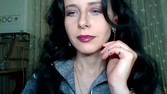 LuminousLady online show from January 18, 2026, 4:21 pm