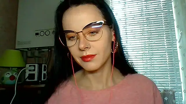 LuminousLady online show from September 26, 2025, 7:15 am