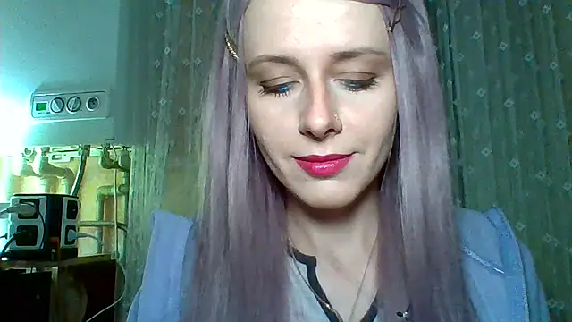 LuminousLady online show from March 9, 2025, 6:32 pm