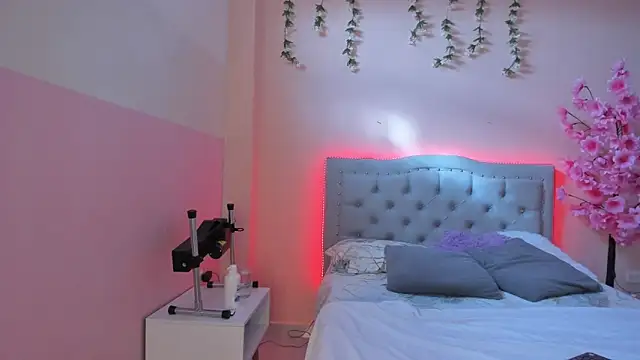 littletammy4u  online show from October 3, 2025, 12:39 pm