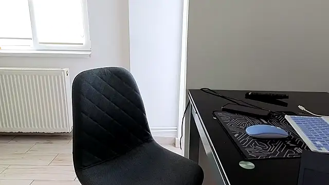 Snapshot of SweetAnia_ chatting on February 3, 2026, 11:04 am SweetAnia online show from February 3, 2026, 11:04 am