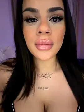 mrsbellanova online show from November 17, 2025, 10:03 pm