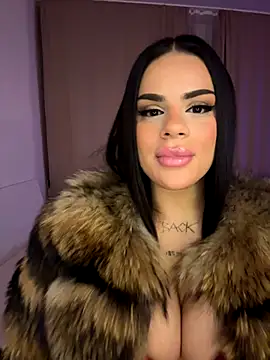 mrsbellanova online show from November 3, 2025, 10:46 pm