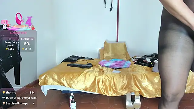 aurora cullen  online show from February 1, 2026, 1:31 pm