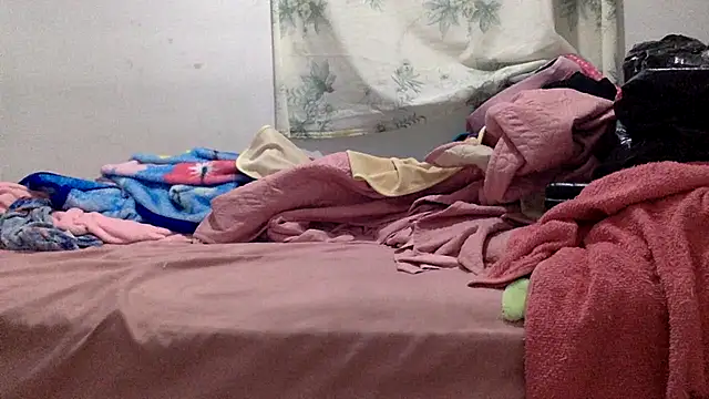 sharonlopez9611 online show from October 29, 2025, 4:00 am