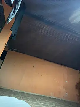 Mineirinho043 online show from April 17, 2026, 11:18 pm