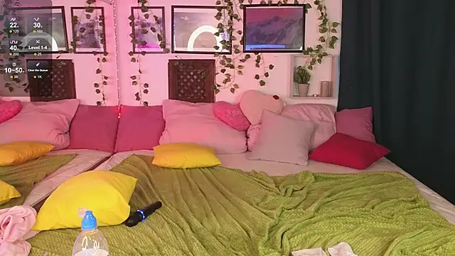 Kira Jin online show from February 22, 2025, 11:35 am