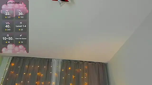 Mia Luw online show from March 13, 2025, 10:10 pm