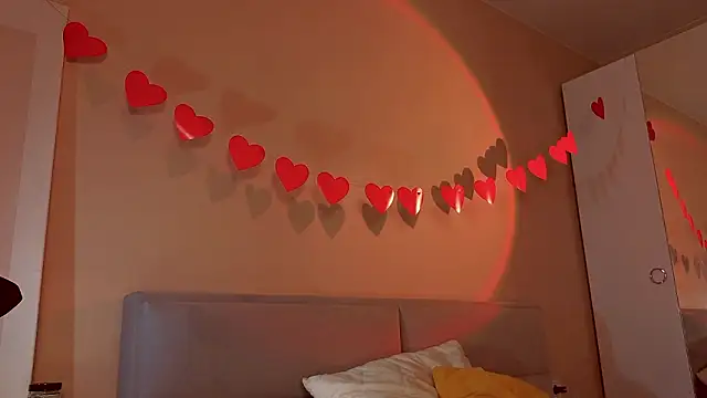 Mia Luw online show from February 28, 2026, 3:06 am