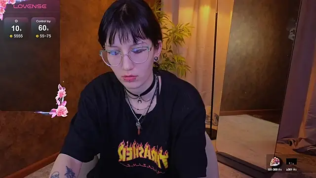 Snapshot of lissaros chatting on March 13, 2025, 11:19 am lissaros online show from March 13, 2025, 11:19 am