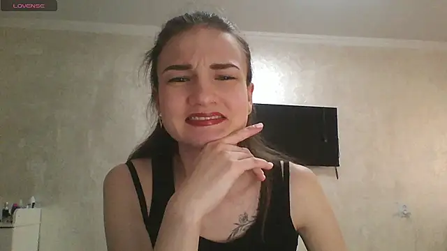 RoyalDessertt online show from March 19, 2025, 8:55 am