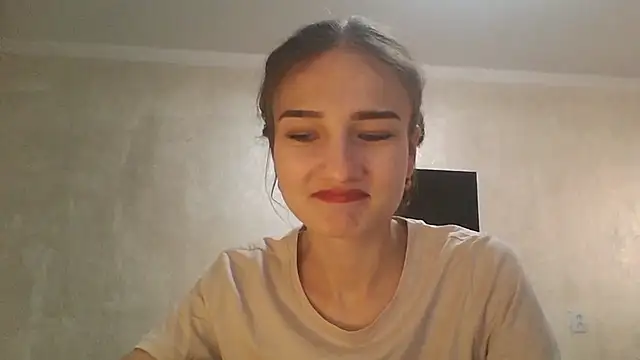 RoyalDessertt online show from September 15, 2025, 10:05 am