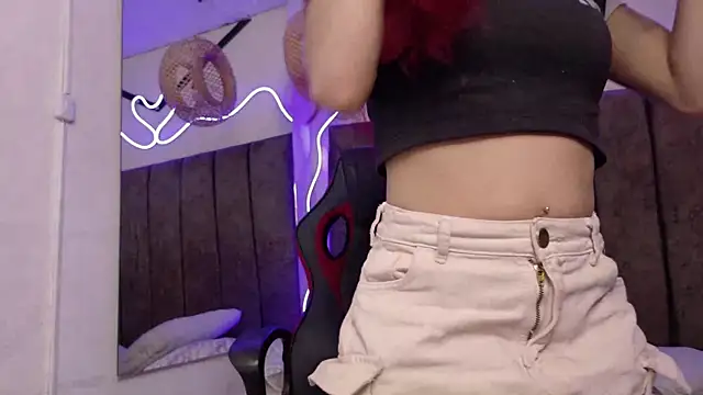 Alektra bryce online show from November 3, 2025, 7:28 pm