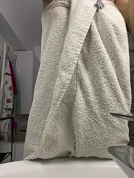 Celine Roxelle online show from September 30, 2025, 10:05 pm