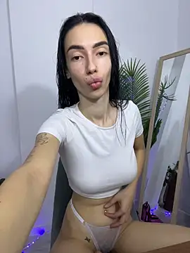 Celine Roxelle online show from October 9, 2025, 3:34 pm