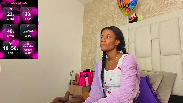 dafnnelewis online show from May 30, 2026, 11:16 am