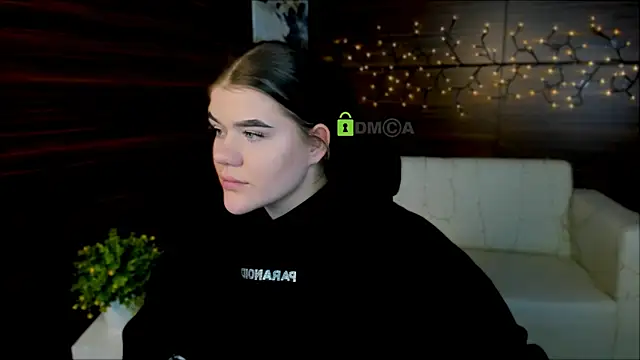 Snapshot of elmira_rose chatting on February 11, 2025, 1:20 pm elmira rose online show from February 11, 2025, 1:20 pm