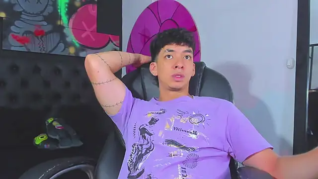 ISAAC CRYSTON online show from September 26, 2025, 7:54 pm