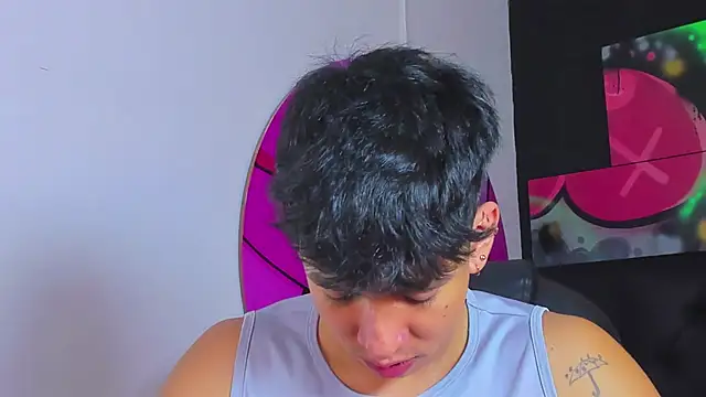 ISAAC CRYSTON online show from October 2, 2025, 7:28 pm