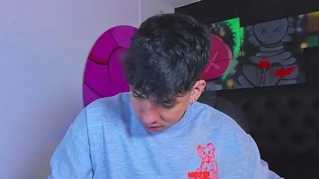 ISAAC CRYSTON online show from October 6, 2025, 7:36 pm