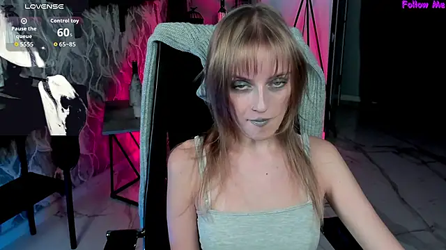 KiraMontoya online show from October 15, 2025, 8:17 pm