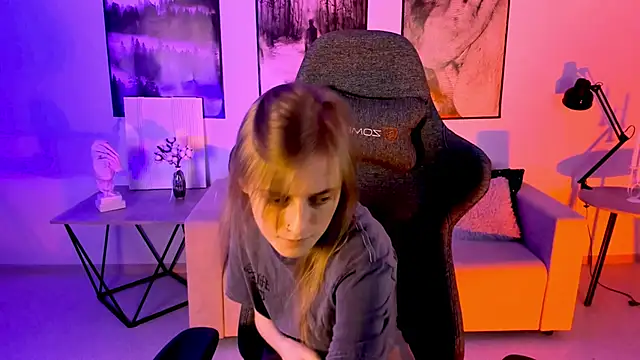 KiraMontoya online show from February 27, 2025, 3:15 pm