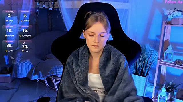 KiraMontoya online show from September 27, 2025, 6:03 pm