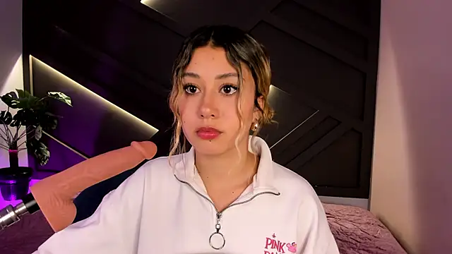 cloe palmer online show from February 19, 2025, 8:41 pm