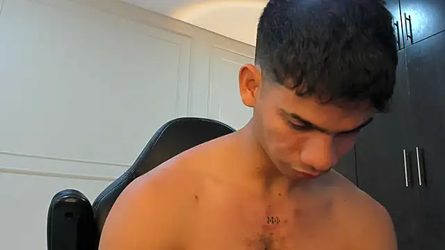 ANDRES STUD online show from April 20, 2026, 6:38 am