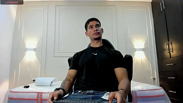 Snapshot of ANDRES_STUD chatting on May 5, 2026, 4:15 am ANDRES STUD online show from May 5, 2026, 4:15 am
