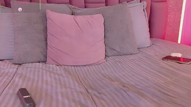 FelicityAdams online show from April 18, 2026, 7:07 pm