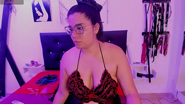 Julieta Carden  online show from March 5, 2026, 7:32 pm