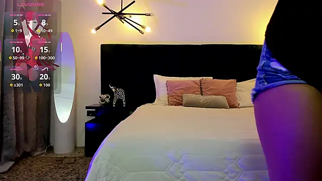 nattashaa7 online show from November 10, 2025, 11:37 am